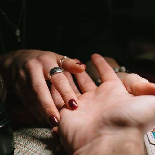 CARTOMANZIA AMORE GRATIS - FAI LUCE SUL TUO FUTURO